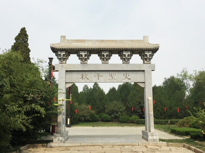  景區(qū)單門(mén)石牌坊 